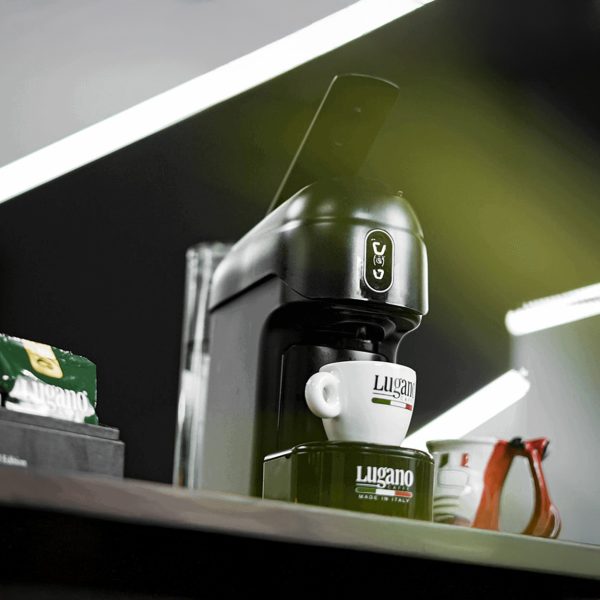 Elite Mini Espresso Pod Machine Black Color in an Italian Mood